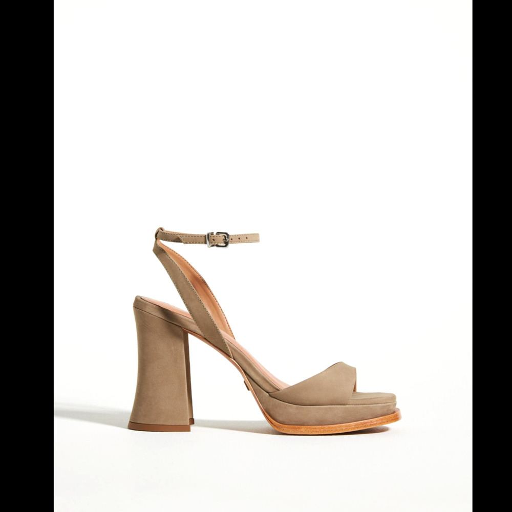 Vicenza Strappy Platform Heels - New - Size 8 (US) (EU 39)